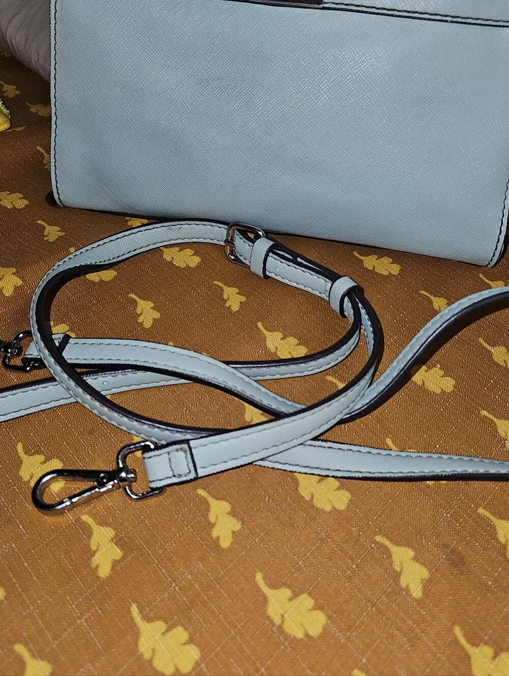 Guess Los Angeles Satched Handbag With Matching Trifold Wallet.